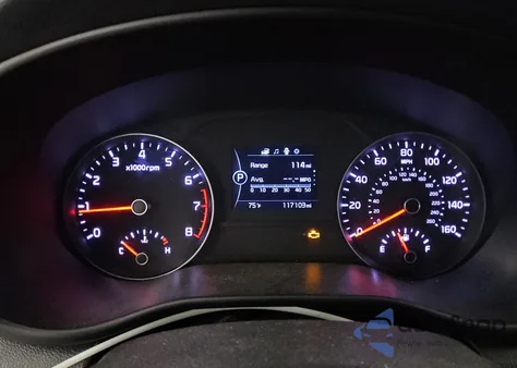 2018 Kia Sportage Lx z USA, uszkodzony, nr VIN KNDPM3AC2J7332818